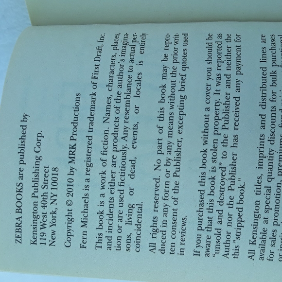 Return To Sender, a paperback book written by Fern Michaels 2010 - Picture 7 of 7